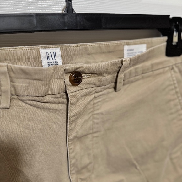 Men’s Light Tan Khaki Pants (33x30) | Gap Athletic Fit Essential Khakis - Picture 4 of 10
